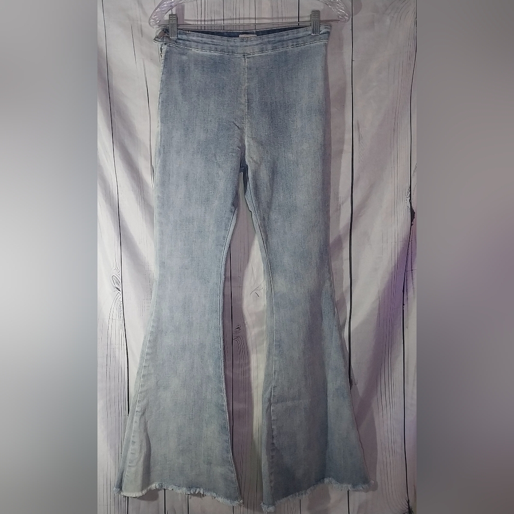 POL Light Wash Raw Hem High-Rise Boho Flared Women Jeans Size M